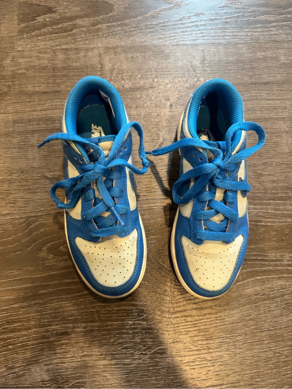 Nike Kids White and Blue Low-Top Sneakers